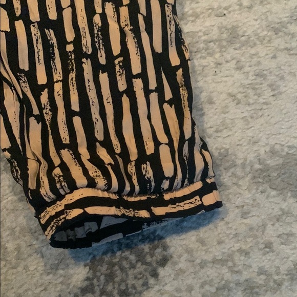 Stylish women’s Patterned Pants - Picture 3 of 7